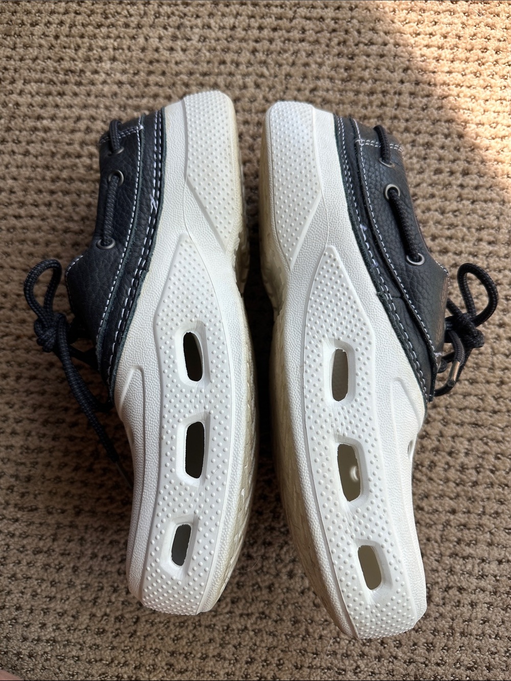 Men’s Islander Crocs size 10 - Picture 3 of 9